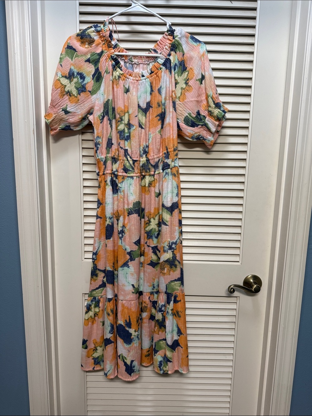 Floral Puff-Sleeve Midi Dress in Peach Multi
